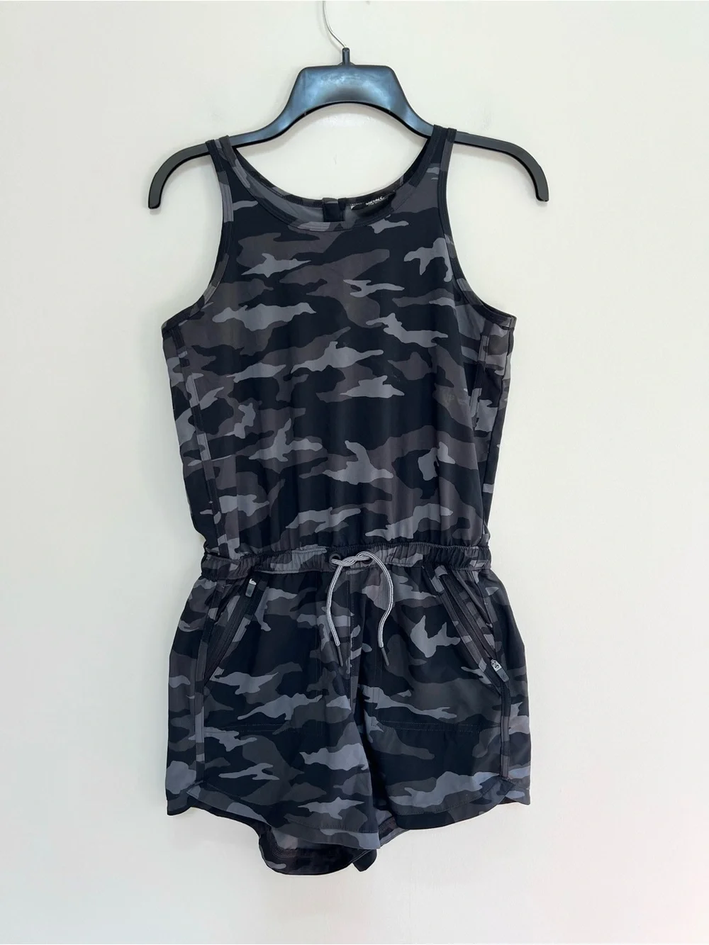 Athleta Girl On the Go Sleeveless Stretch Romper Black Camo Pockets, size XL/14